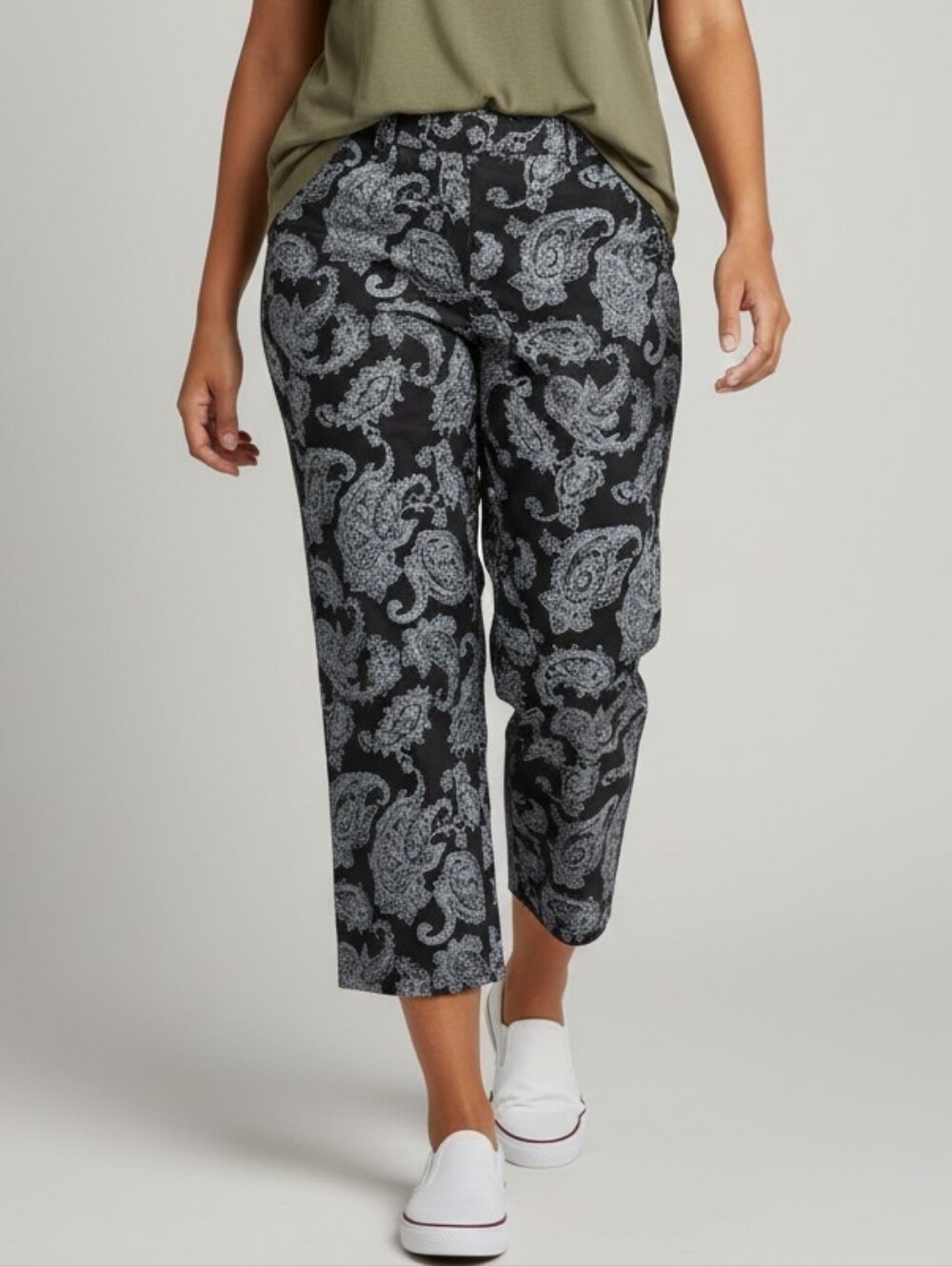 Sag Harbor Women's Capris - Black and White Paisley